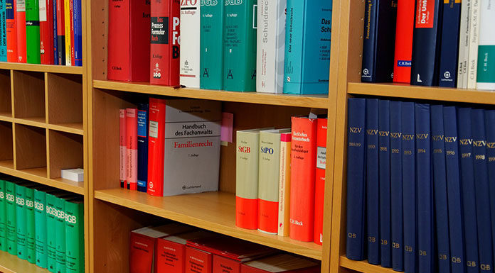 Pomoc odpowiedniego prawnika jest naprawdę korzystna w wielu sytuacjach Pomoc odpowiedniego prawnika jest naprawdę korzystna w wielu sytuacjach