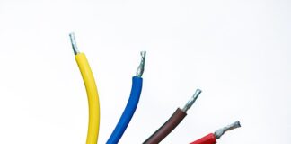 Co sprawia że ktoś nas pociąga?