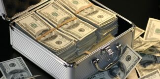 Ile zarabia content writer?