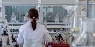 Jak nauczyć się rozwiązywać zadania z chemii?