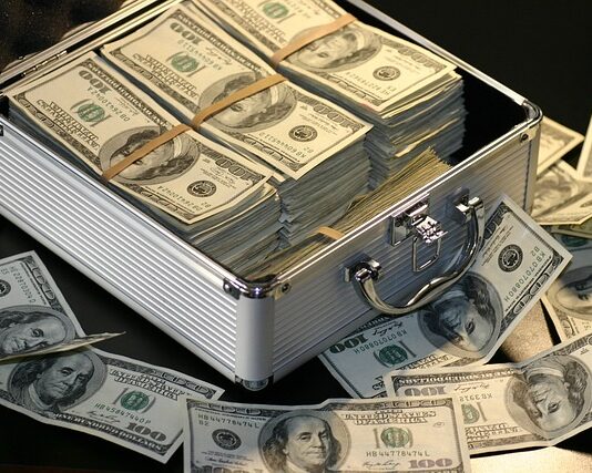 Ile zarabia Security Engineer?